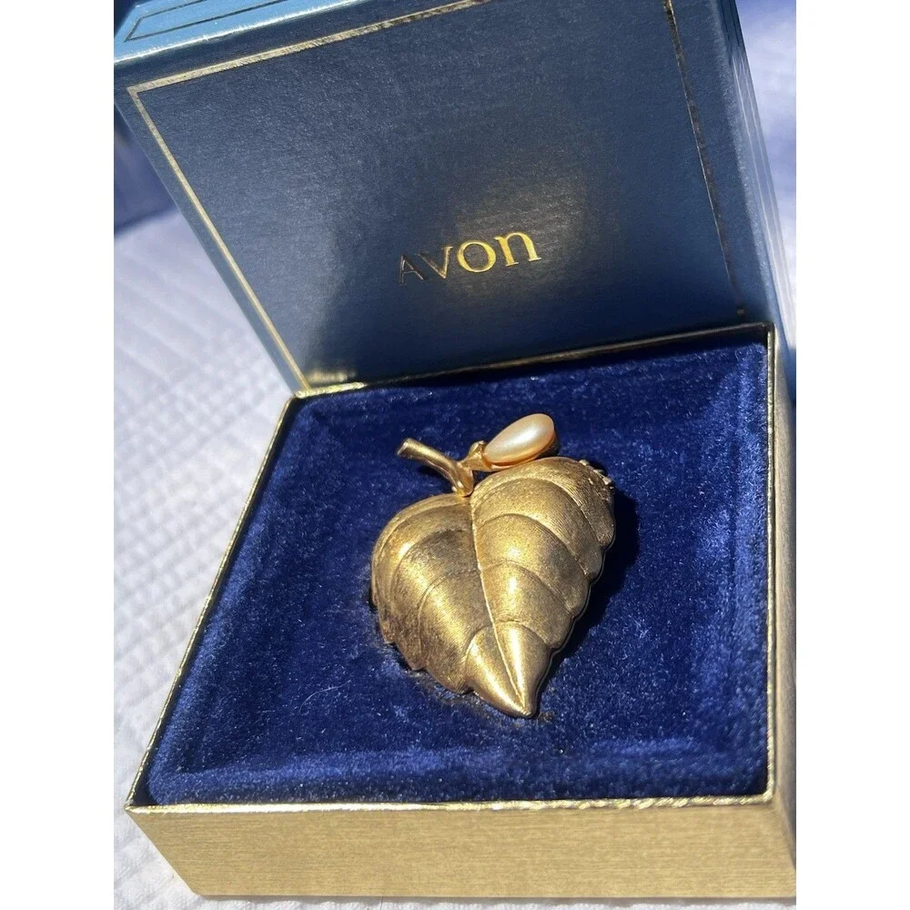 1969 Vintage NIB Mint & Full! Avon Solid Perfume Glace Leaf Faux Pearl Brooch